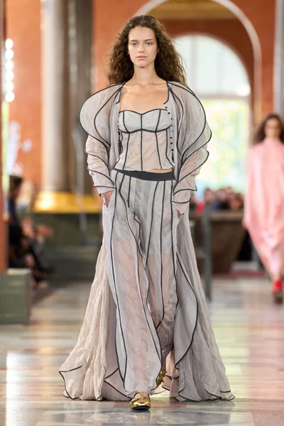 Look 1